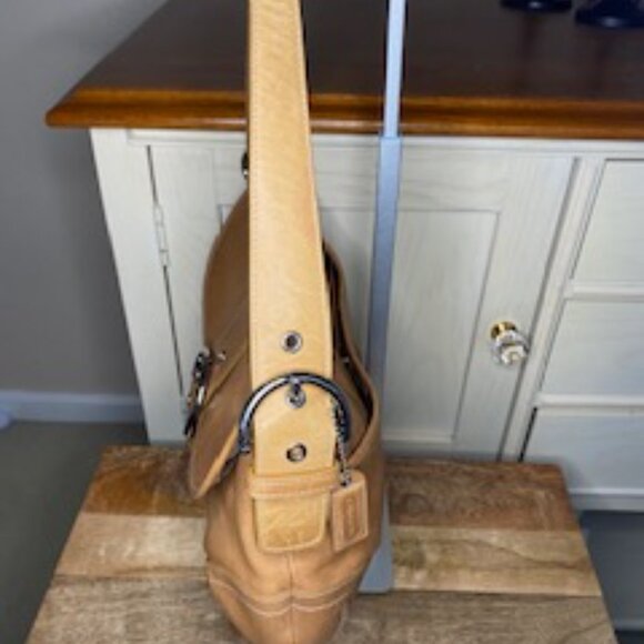 Coach Soho Tan Leather Buckle Flap Shoulder Bag – Style K050-9248 - Picture 4 of 6